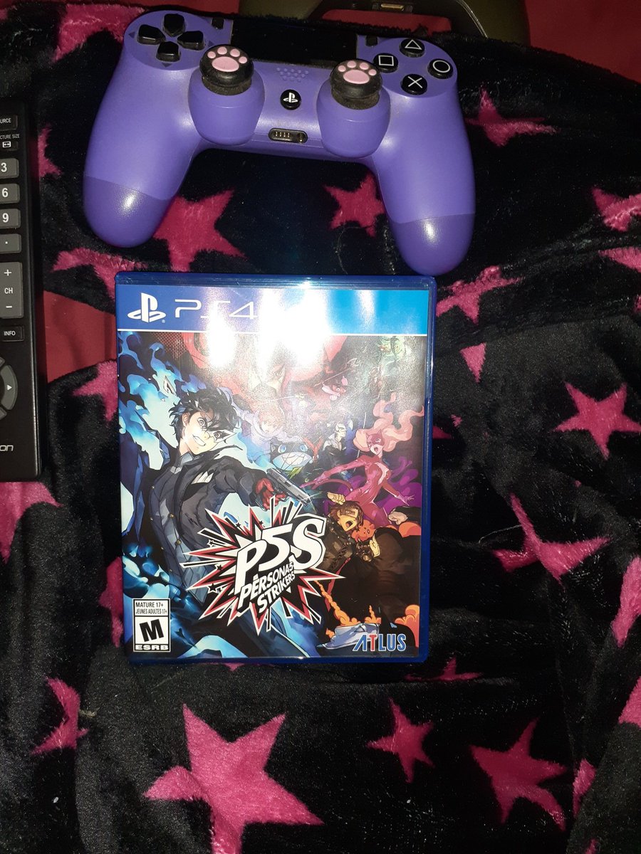 HeartSpark82's tweet photo. Happy Tuesday! How I'm spending this hot ass afternoon. The newest edition to my Persona collection
 @Atlus_West #Persona5Strikers #Persona5 https://t.co/HCEHX2KTzO