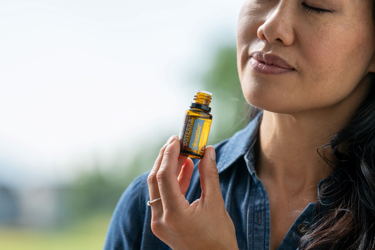 doterra's tweet photo. doTERRA Breathe® can be applied to the chest to clear airways and maintain easy breathing! It's also one of our most popular oils. 

https://t.co/cblzdH5iLu https://t.co/hfWxIlj4TP