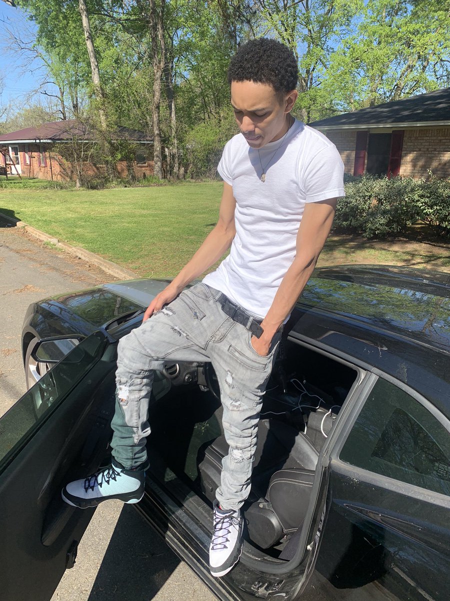 JackShaffer29's tweet photo. Don’t need a spotlight I’m still gonna shine this little light of mine got me covered in wealth🏧🦾

Happy CASH DAY to me thanking the man above for blessing me to see 22🙏🏽 praying to see many more BIG DEUCE DEUCE♈️ steady getting older pockets getting sweller🤟🏽‼️
#latepost https://t.co/77Fcok2WEz