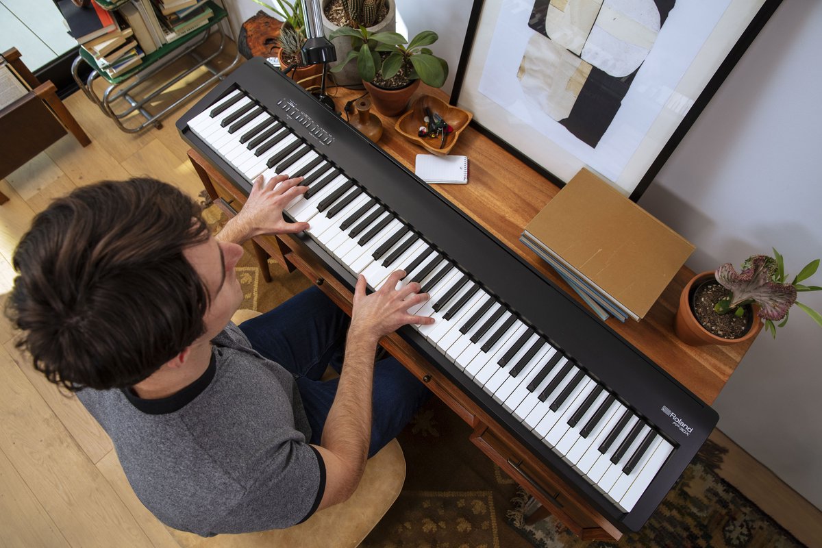 🎹 We love the Roland FP-30X Digital Piano. Such a premier sound with many features.
Outstanding value: £624!

👉 absolutemusic.co.uk/roland-fp-30x-…

#piano #keyboard #music #Roland #Pianist #Producer #producerlife #piano