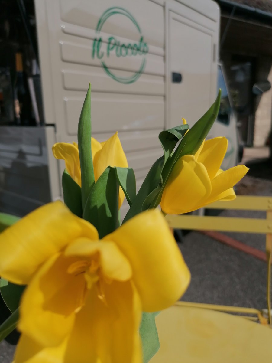 "Il Piccolo"

Mobile bar hire for #events, #parties, #weddings 

#tuktuk #mobilebar #eventhire