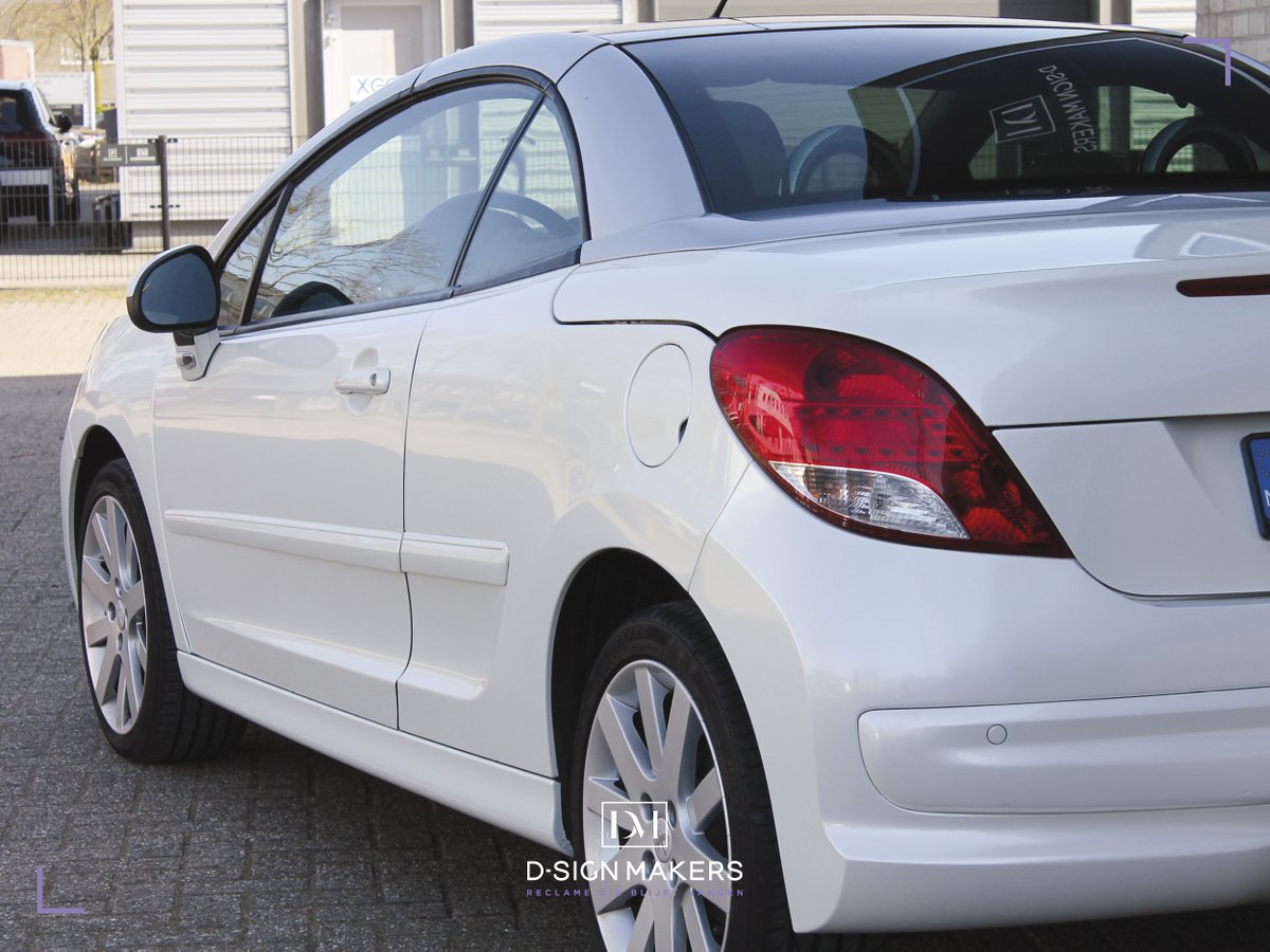 CARWRAP
Genieten jullie ook van de voorjaarszon? 🌞
De eigenaar van deze Peugeot 207CC doet dat deze week in ieder geval wel! 😎
Vorige week hebben wij deze auto gewrapt naar de kleur Pearl White van Avery Dennison.
#carwrap #averydennison #cabrioweer #voorjaar