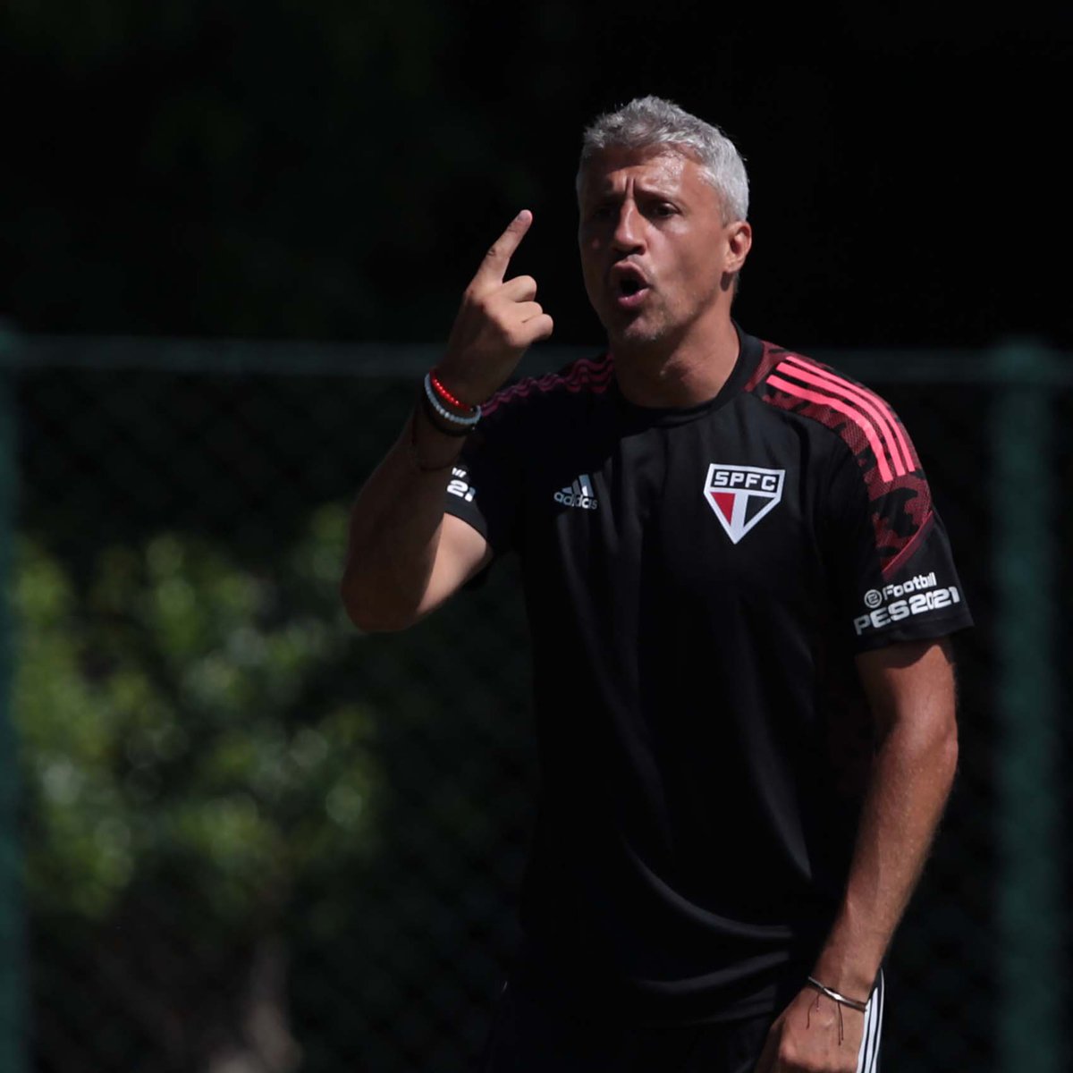 SaoPauloFC's tweet photo. 👆 @Crespo 

#CorazónTricolor 🇦🇷
#VamosSãoPaulo 🇾🇪 https://t.co/dGj9oIiufY