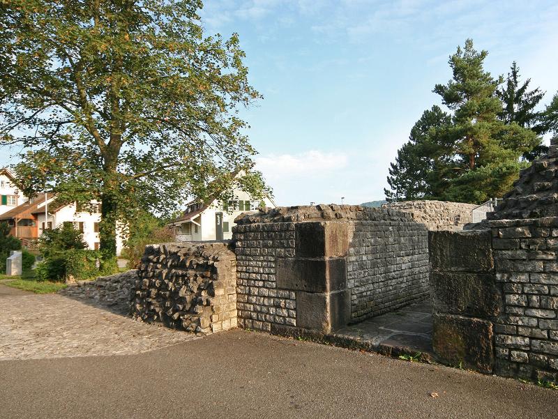 LFortifications's tweet photo. CASTRUM RAURACENSE Kaiseraugst (Switzerland)
A witness to an evolution in progress

Legionnary Camp of the Legio I Martia
290/300 ap. J.-C.

https://t.co/qqXqulpeni
 
#lateromanfortification #lateantiquity #romanfortification #lateromanarmy #RomanArchaeology #romanfort https://t.co/lt1sUDvGXt