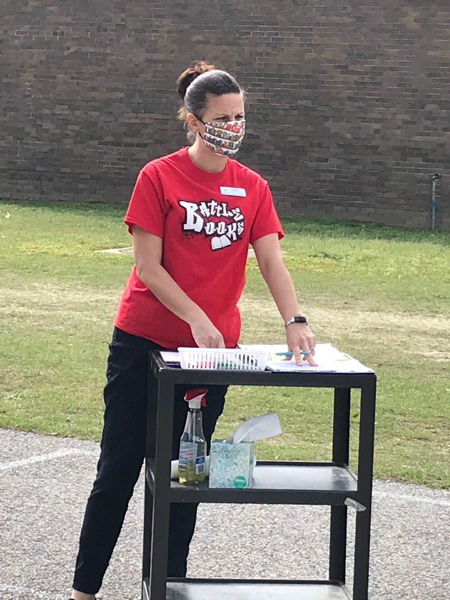 EastAiken's tweet image. Not even COVID-19 can put a damper on @EastAiken's Battle of the Books 2021!  What a beautiful day for an outside battle!  School finals are at 1:00 p.m.!  Stay tuned to find out who wins...#TeamGreen vs #TeamSnipes!  #LetTheBattleBegin #ForTheLoveOfReading @AikenPublicSch