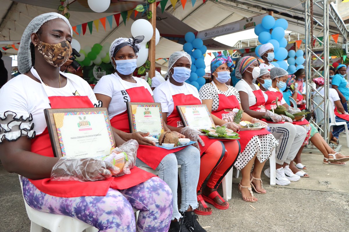 alcaldiadeturbo's tweet photo. ¡Uno de los momentos más importantes en nuestro #FestivaldelDulce, la exaltación y reconocimiento de nuestras matronas e invitados! 🧑🏽🍳💙🥥😍
#FestivaldelDulce
#DistritodeTurbo https://t.co/gVuFKfNNM7