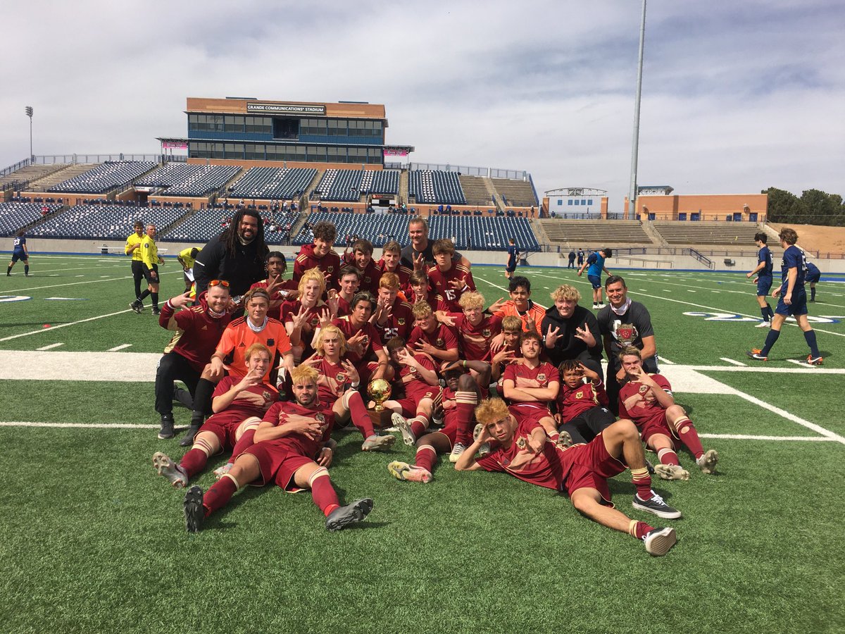 KISDAthletics's tweet photo. 6 A  Reg 1 AREA CHAMPS! ⁦@CFC_Soccer⁩ ⁦@KellerISD⁩ ⁦@dfwvarsity⁩ ⁦@SportsDayHS⁩   Chargers 5- EP Coronado 2 https://t.co/KQNmZYqxcU
