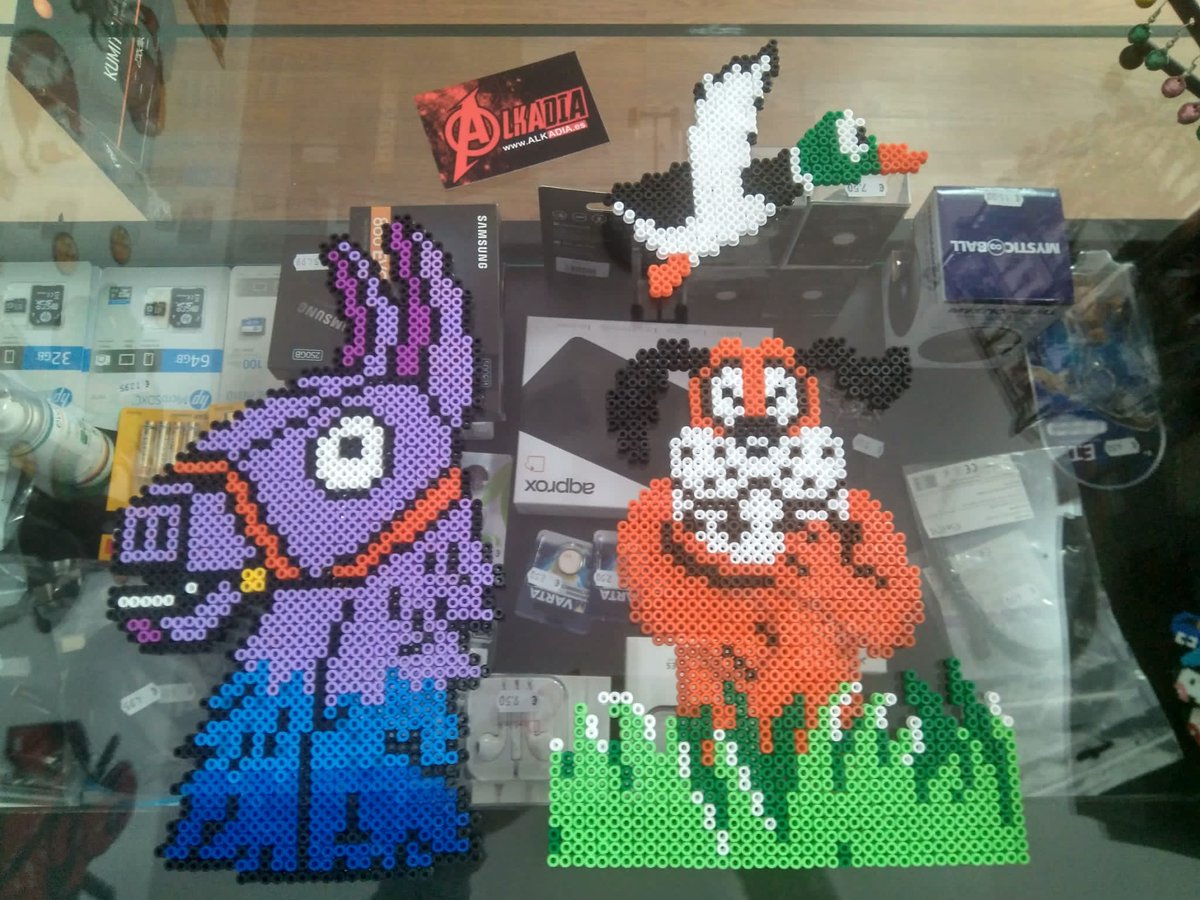 alkapixels's tweet photo. Hoy unimos lo actual con lo retro en #hama @Alkadia_es #retrogaming #alcaladehenares #hamabeadsespaña #retropixels #regaloshechosamano #hamaart #alkapixels #Fortnite #retro #regalospersonalizados #friki #regalosfrikis https://t.co/RlobdjKvvH