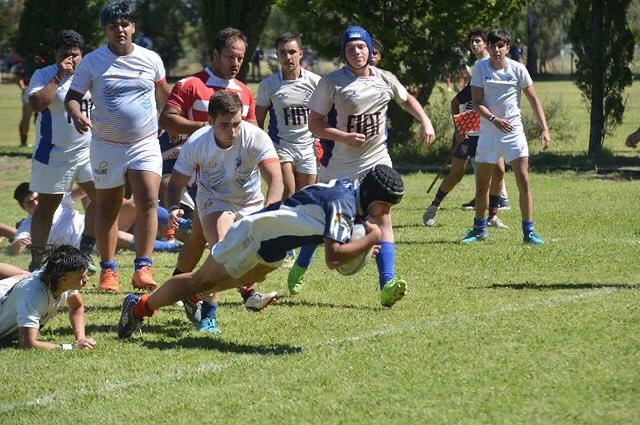 BelgranoRC's tweet photo. M-19 recibió a Mendoza RC! 🙌🏼🔥

#quelindoserdelprocer 
#belgranorugbyclub https://t.co/ajmmDNj2js