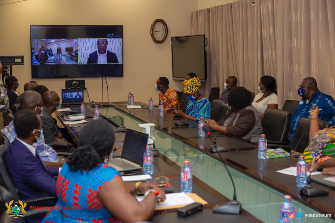 yoadutwum's tweet photo. An education technology, Coderina Edutech, has donated lego education robotic kits to 21 schools made up of 15 senior high schools and five basic schools.
The robotic kits, worth $11,000, were presented to the Minister of Education, Dr Yaw Osei Adutwum. https://t.co/5EeSBjczDd