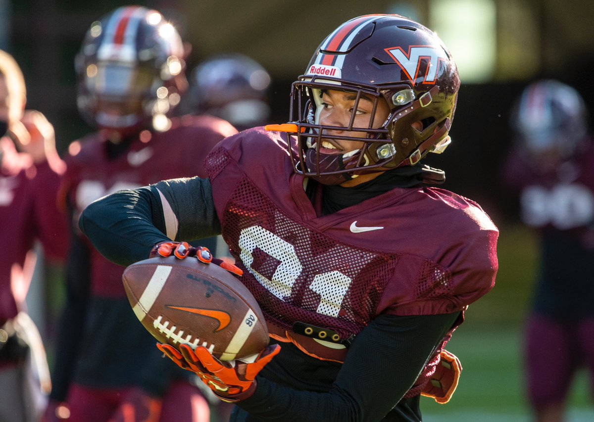 HokiesFB's tweet photo. Practice 7️⃣ 📸 

#Hokies 🦃 https://t.co/Bfb80BBxIM