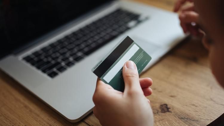 markperr925's tweet photo. Shopping online. Visiting the doctor. Buying gas. In nearly all of the things we do from day to day, there’s the risk of identity theft.
You could unknowingly give your information to a fraudster thinking you’re shopping at a legitimate site. https://t.co/F1YYZLs5a2 https://t.co/X4k36DPpuY