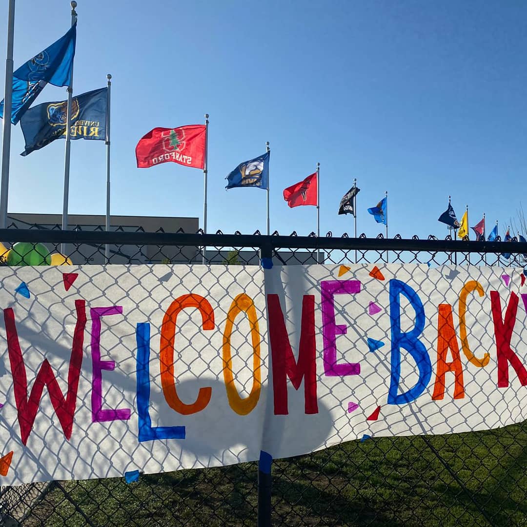 SummitHS_Bears's tweet photo. Welcome back Bears! #SummitStrong https://t.co/39Xk66aYWn