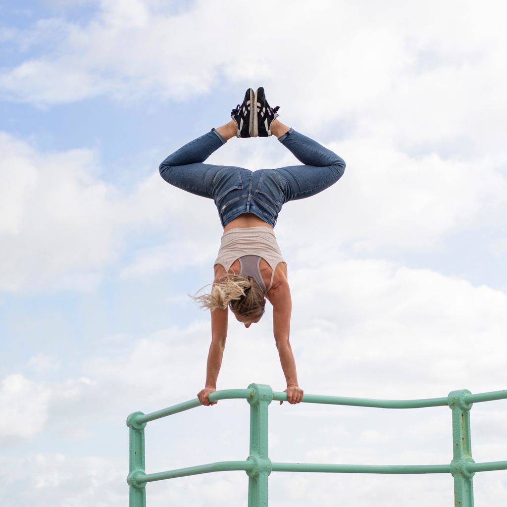 glorious_sport's tweet photo. Facing fears

Professional free #runner and parkour #athlete, @LynnLjung 
spoke to Glorious about the psychology of facing fears and how being a woman in a male dominated sport taught her how to train.

Read the story this Friday via the link in bio!
#Photography by @kieparkour https://t.co/e2Xae79ovC