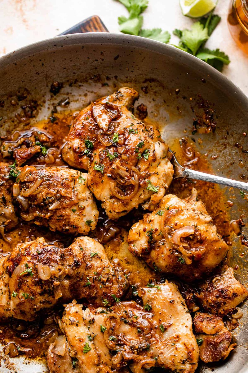 Honey Beer Sauce Chicken Thighs are coated in a sweet and savory beer sauce packed with flavorful ingredients like honey, mustard and soy sauce. 🍗 Shop 100% Spanish Honey on SALE at Bottega.eu! 🍯 #Recipe and photo by <a href="/Diethood/">Diethood</a> 🌿 diethood.com/honey-beer-sau…