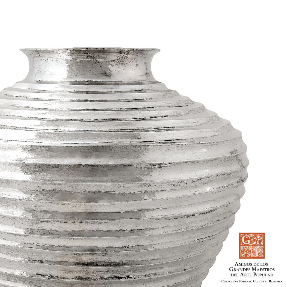 ArtePopularAGM's tweet photo. Audón Punzo Ángel, “Abdón”
Jarrón, 2011
Santa Clara del Cobre, Michoacán
Col. Fomento Cultural Banamex, A. C.
Foto: Archivo Fomento Cultural Banamex, A.C. https://t.co/ZNnrDCDPTJ