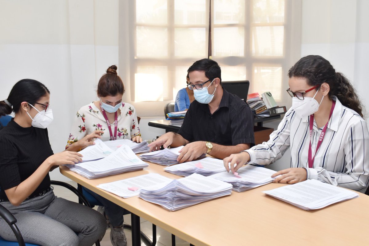 INSPI_ECUADOR's tweet photo. En el marco del Proyecto de Investigación “Perfil Neurocognitivo de pacientes con #VIH en la Costa y Sierra Ecuatoriana”, auspiciado por @INSPI_ECUADOR, hoy se realizaron preparativos entre estudiantes de la carrera de Psicología de la @uees_ec (1/1) https://t.co/XyoB9SCI6K