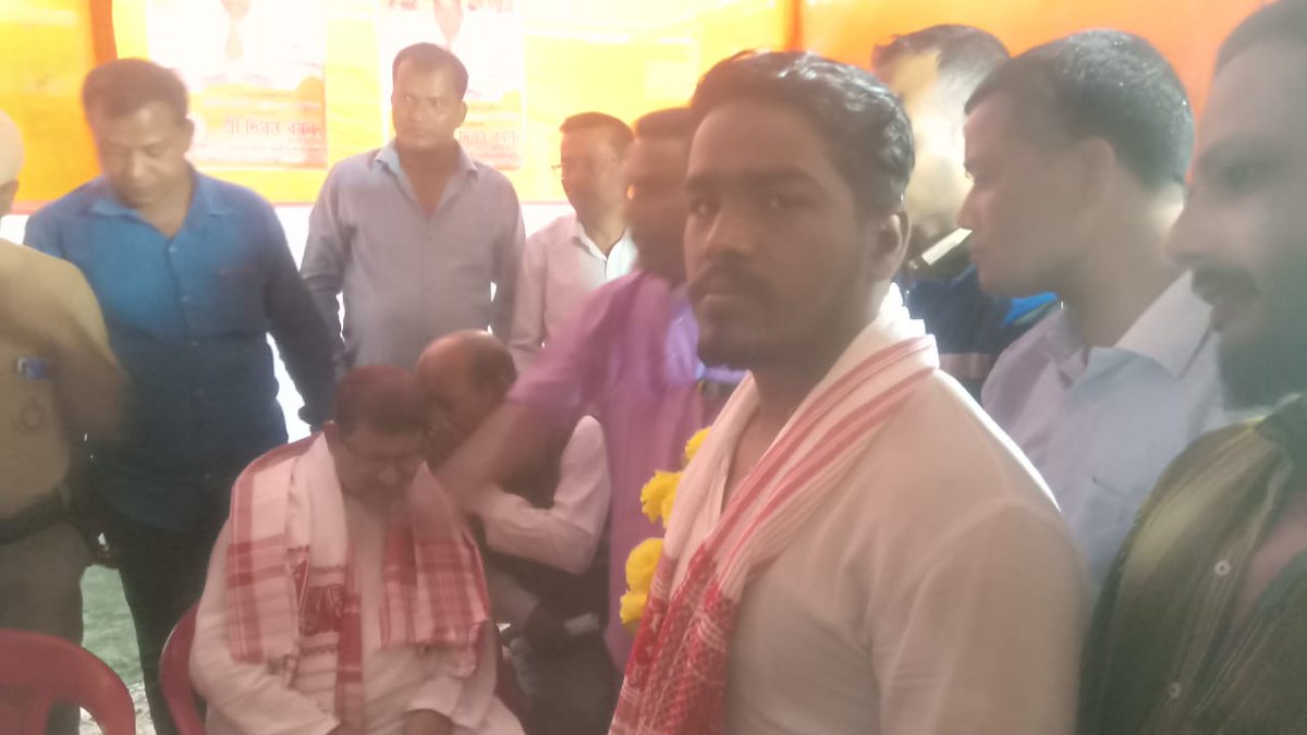 Rayeful1's tweet photo. #Rahul Gandhi zindabad
#Gourob gogoi zindabad
#Ripun bora zindabad
#Diganta barman zindabad
Khela hbe............... https://t.co/1WnKL4V6yC