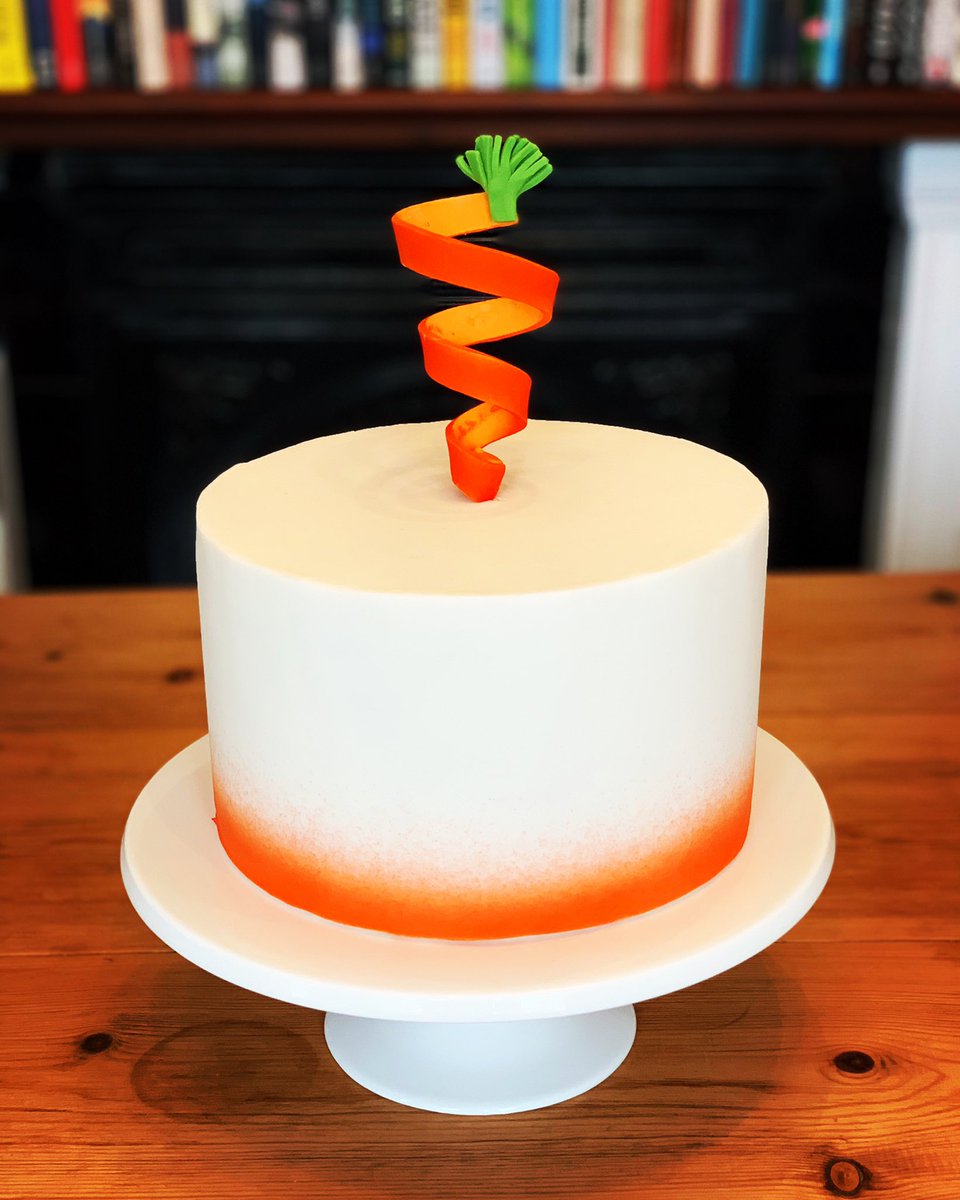 Clintons_Cakes's tweet photo. I know of one bunny that likes a carrot cake for Easter @clintons_cakes this week...#cake #cakedecorating #sugarpasteart #carrots #easter #easterbunny #eastercake #bake #festivebake #cakeoftheday #foodie #londonlife #buckinghamshire #eventplanner #carrotcake #eastertreats https://t.co/QzksADGBuH