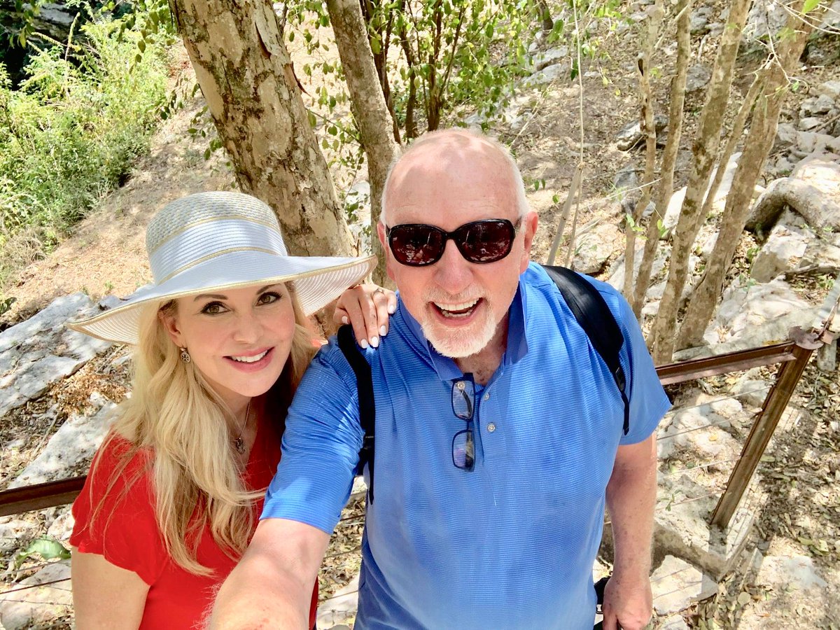CrystalVision's tweet photo. Yucatan Peninsula -exploring one of the Seven Wonders of the World- Chichen Itza! After walking miles to learn more about the amazing Mayan culture and society, we cooled off over lunch, entertained by this beautiful and talented Mayan woman!  #gratitude #sevenwonderes #travel https://t.co/JHakKvFskd