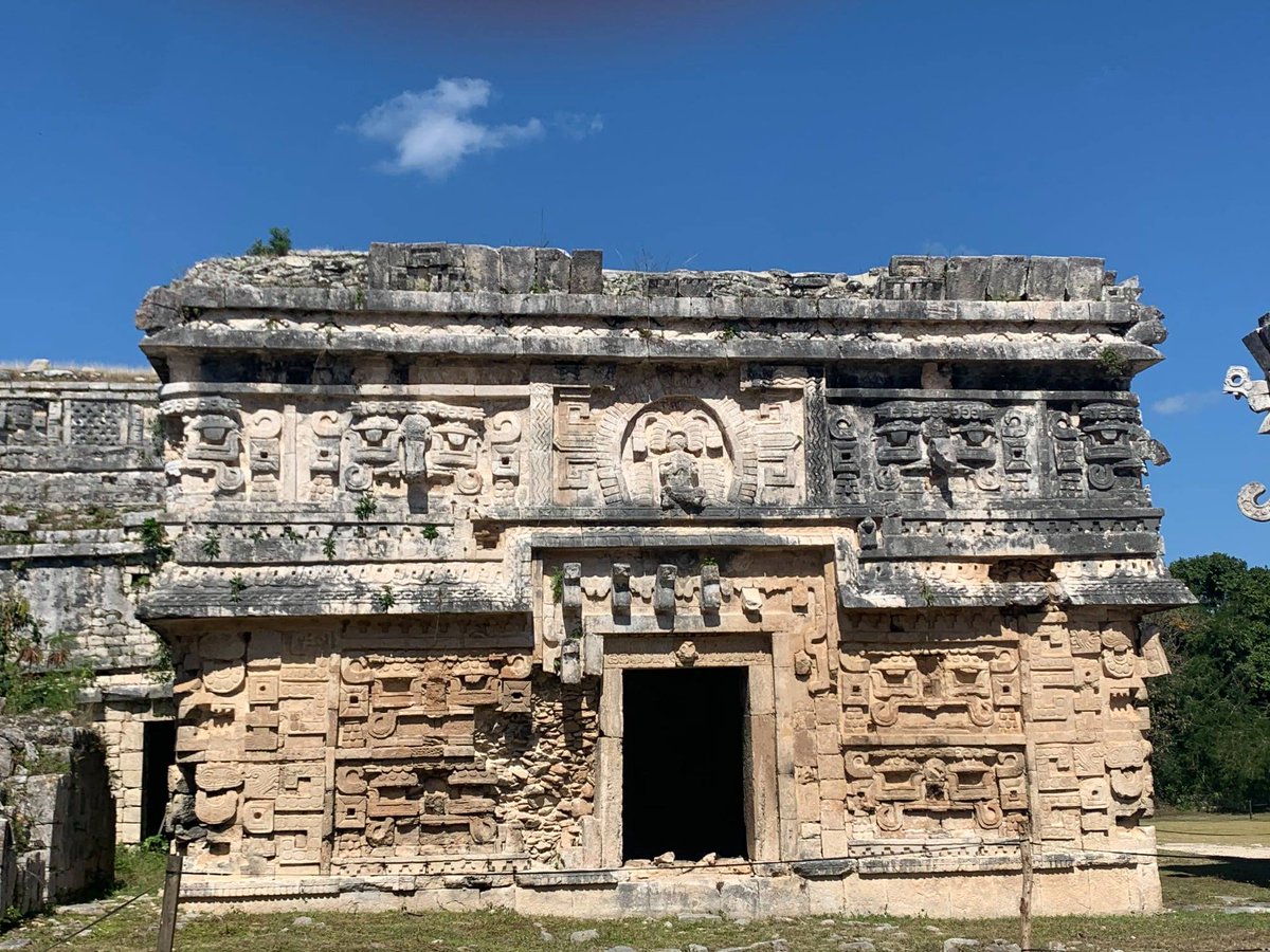 CrystalVision's tweet photo. Yucatan Peninsula -exploring one of the Seven Wonders of the World- Chichen Itza! After walking miles to learn more about the amazing Mayan culture and society, we cooled off over lunch, entertained by this beautiful and talented Mayan woman!  #gratitude #sevenwonderes #travel https://t.co/JHakKvFskd
