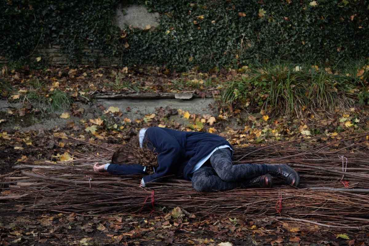 EmmanuellaMaeba's tweet photo. Amelia 💫 - Shakespeare’s The Tempest (Miranda)
#photography📷 #photos #location #woods #shakespeare #play #studentplay #thetempest #book #books #character #acting #still #stillsphotographer #stillsphotography #role #drama #students #dramaplay #portraits https://t.co/fM3W5slNPk