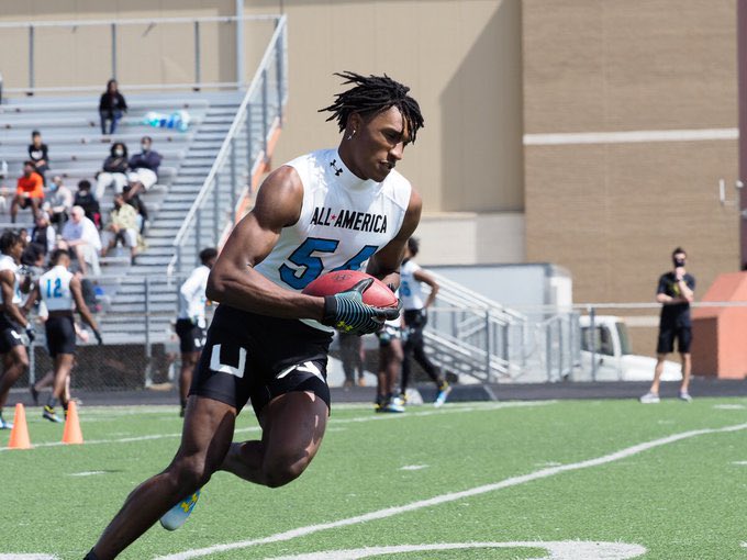 JalenHale8's tweet photo. Humbled to say that was was Ranked 8th in the Nation 2nd in WR’S And number 1 in the state of Tx not finished working its more work to be done thank everyone for love and support you have showed so far https://t.co/M9N54J3OtH
