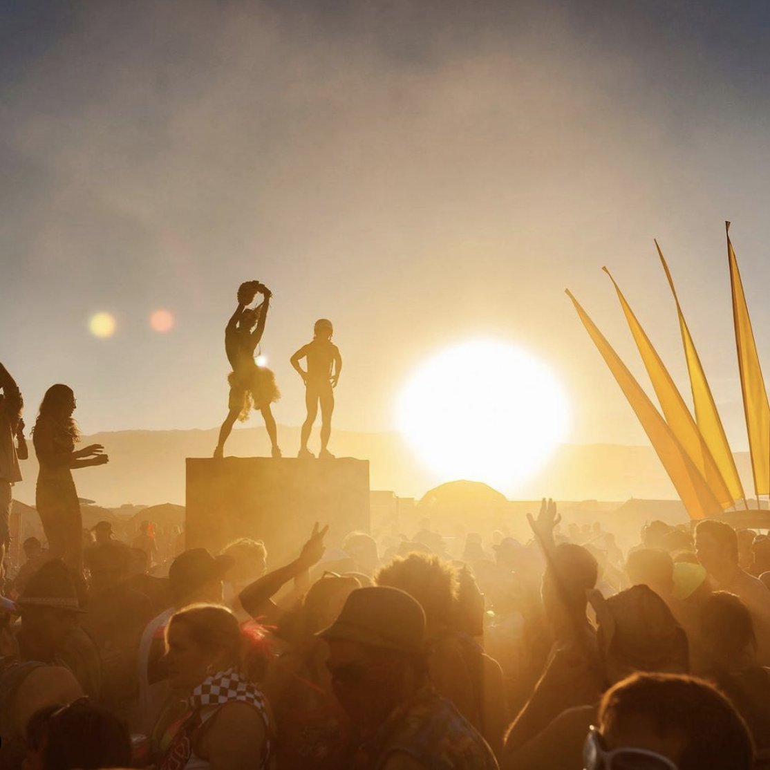 Let’s kick on back to 2012 to one of <a href="/DISTRIKT_org/">DISTRIKT</a>'s dance parties — we are seriously feeling these sunset vibez 🌄 Thanks for sharing this photo with us, Jared Mechaber! Add #thankslarry to your photos to be featured on our page #burningman #sunsetvibes