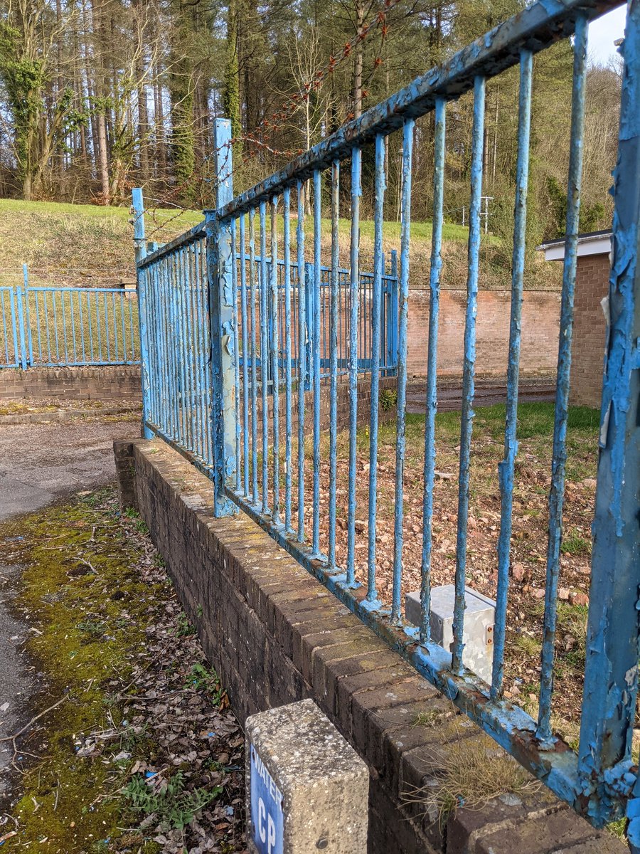 amt27twit's tweet photo. @stwater one year and still no change, time to report to @FoDDC for littering https://t.co/ZCtYUAYQxY