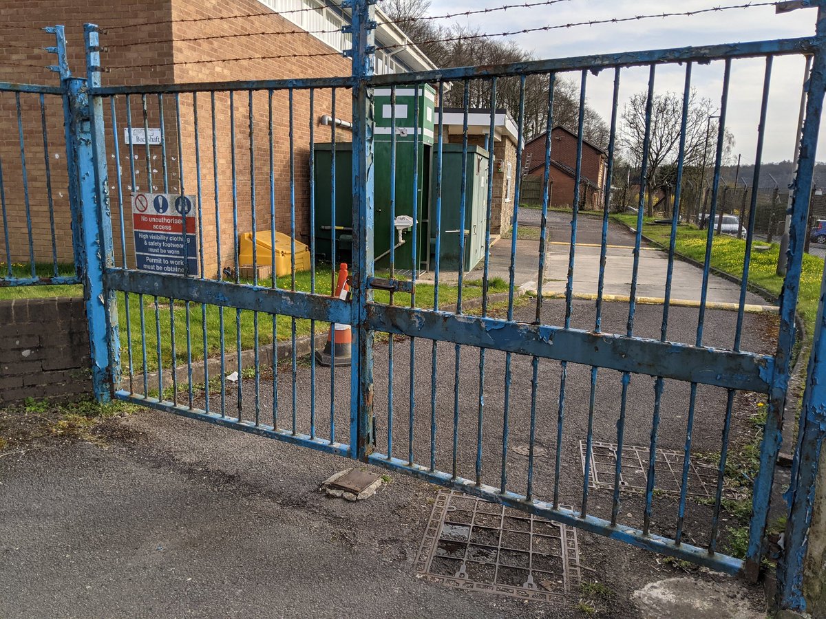amt27twit's tweet photo. @stwater one year and still no change, time to report to @FoDDC for littering https://t.co/ZCtYUAYQxY