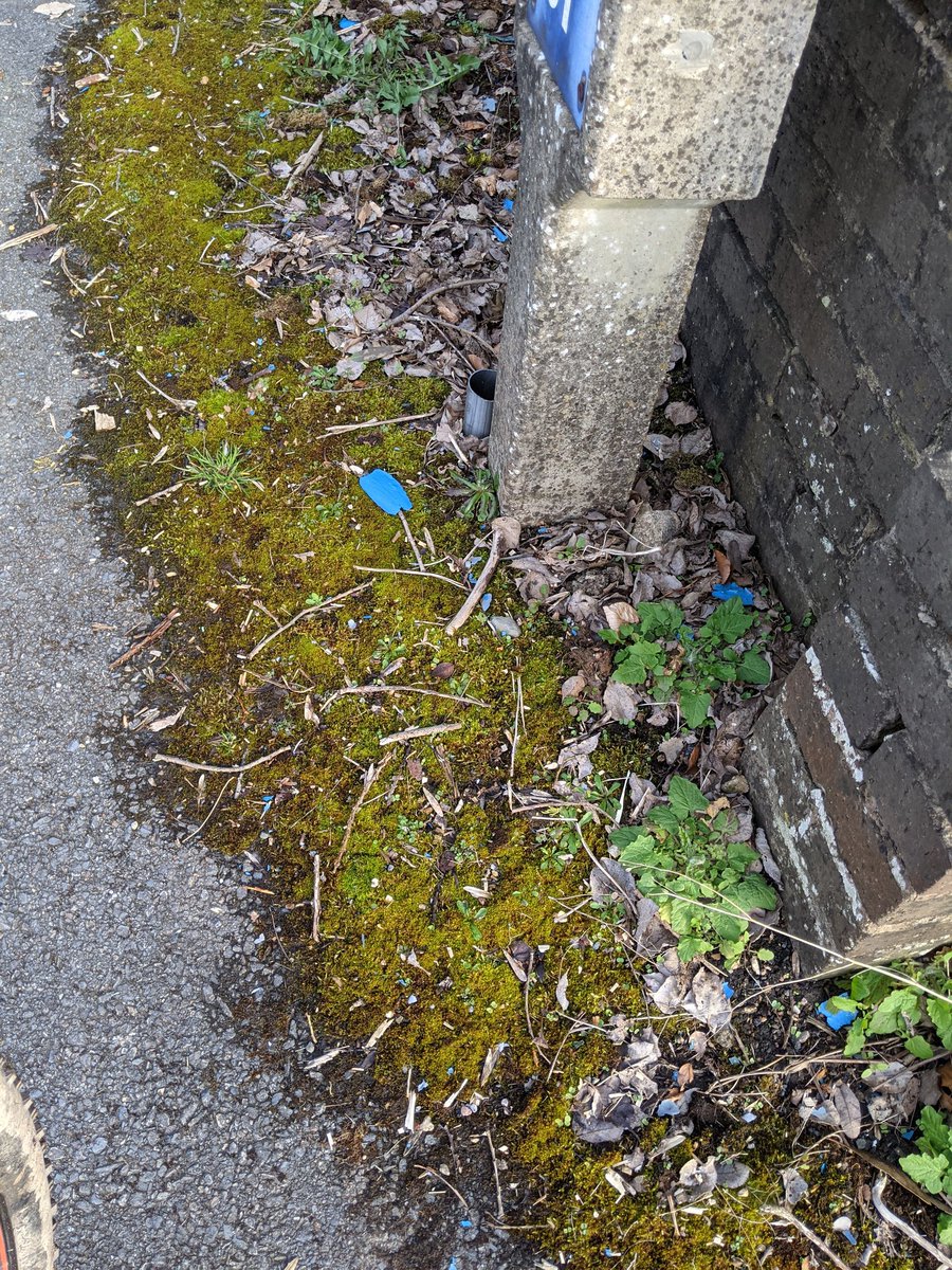 amt27twit's tweet photo. @stwater one year and still no change, time to report to @FoDDC for littering https://t.co/ZCtYUAYQxY