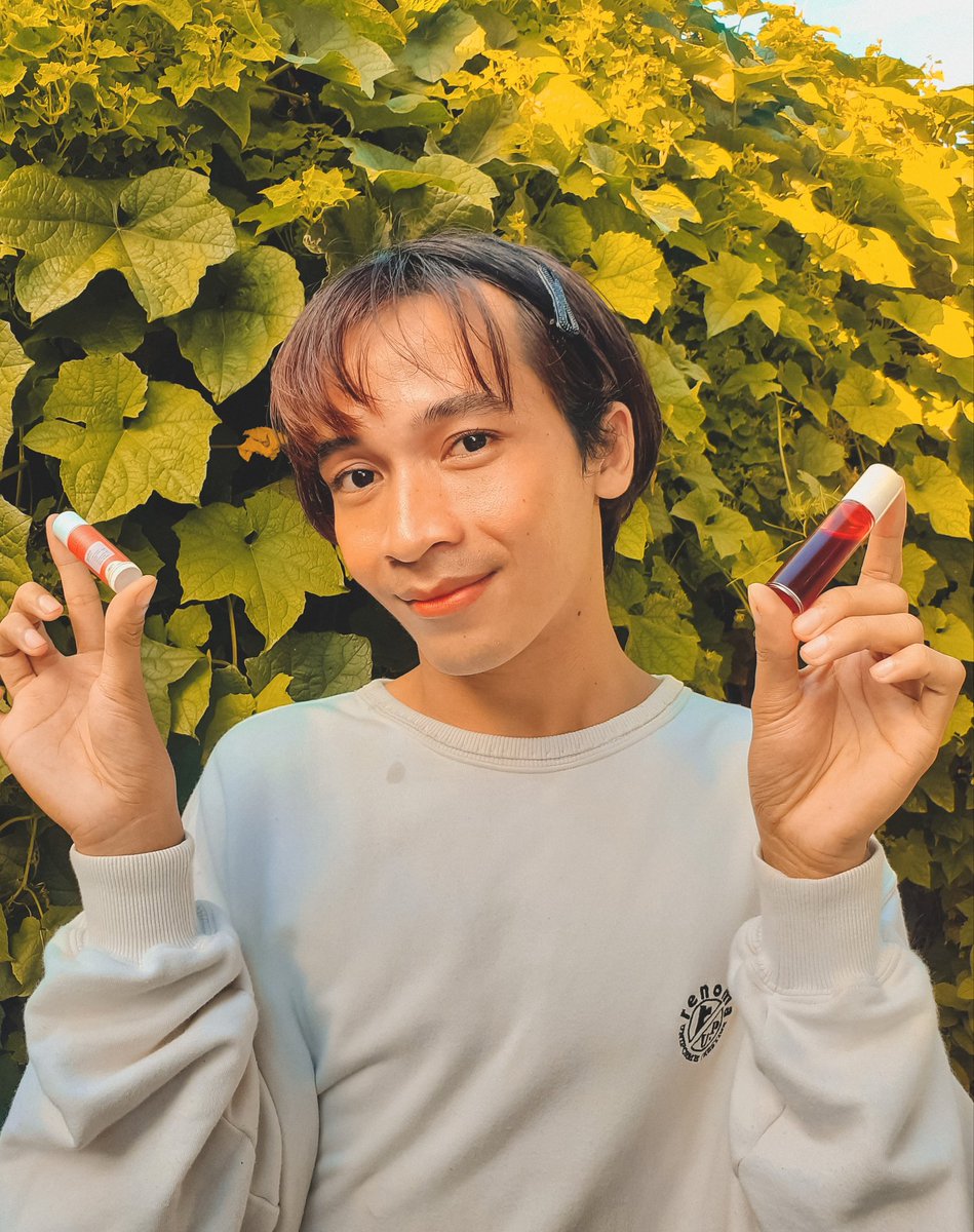 I'm using liptint for my lips and clay blush for my eyes and cheeks. 😘♥️🥰
#StopAsianHate #mobilephotographychallenge