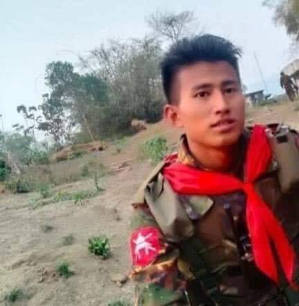 GraceOo16's tweet photo. A soldier wrote on Fb 
"I heard the number of deaths in south dagon reached nearly 100? Told u so"
"Let me remind you. You will be crying when you won't be able to retrieve ur friends' dead bodies" "Spring revolution is gaining momentum.. in number of deaths" @RapporteurUn https://t.co/QHtWL6qbhJ