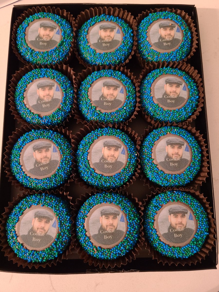 DoctorWife_Life's tweet photo. Thanks to @Oreo for helping me celebrate my sweet husband on #NationalDoctorsDay
These are so cool! And delicious, of course.
#OREOiD https://t.co/sPn6Skn2RY https://t.co/0vDbOhilDN