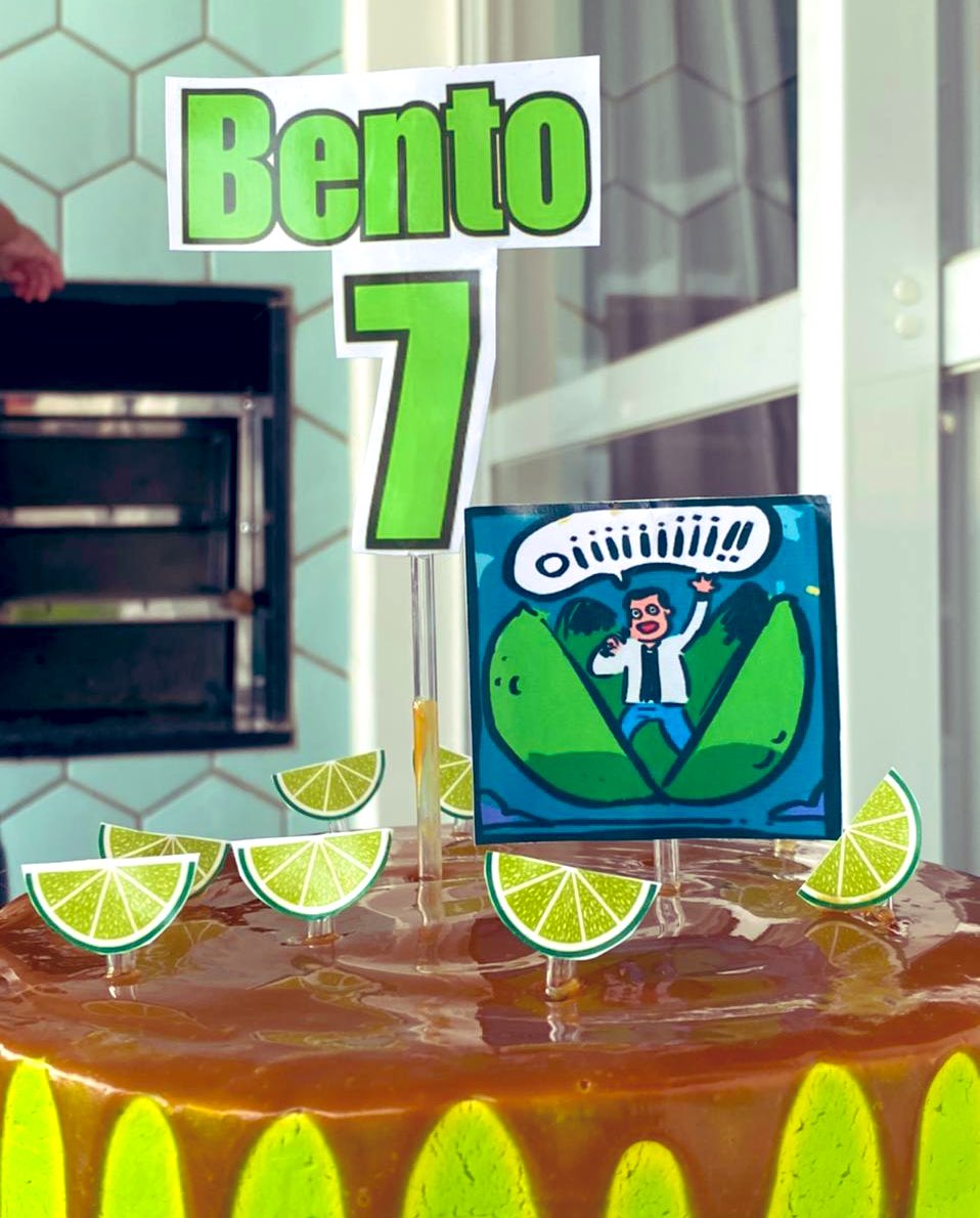 renanmoraispi's tweet photo. O meme da banda Limão com Mel vive! E virou tema do mensário do meu filhote. 🍋😂 #Oiiiiiii #LimaoComMel @batistalimabl https://t.co/152c8qoO9y