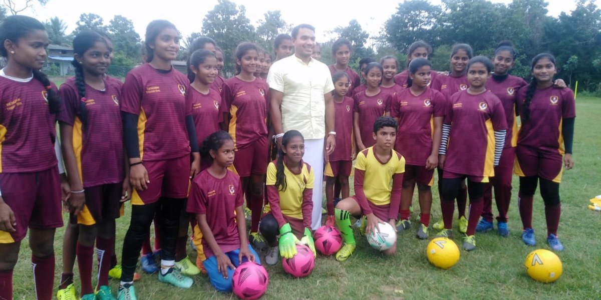 RenownFA's tweet photo. The girls from Polonnaruwa who are part of our #UnityThroughFootball project were visited by Hon. @RajapaksaNamal, Minister of Youth & Sports Affairs during a training session conducted by @OfficialFFSL
@MahelaJay @otaradel https://t.co/F923WTJil7