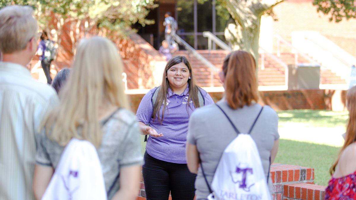 TarletonState's tweet photo. Hey #Tarleton2025! 👋 
We can't wait to see you at one of our Texan Orientations! This is your chance to explore and experience #TarletonState, meet with faculty and staff, and get one step closer to becoming a Texan. 

Learn more: https://t.co/MtMKmx5kdK @TarletonBound https://t.co/s8VEuKyGU6