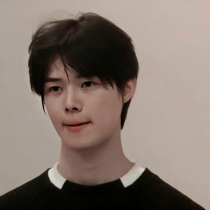 CutieKBTS1's tweet photo. Here is K as a puppy 🐶. Aw, even when he is serious he looks very cute ☺ and adorable 🥰😄💚
#BigHitJP_K 🐨
#BitHitJP_Boys
#Waiting4K https://t.co/K7QQvFd0qz