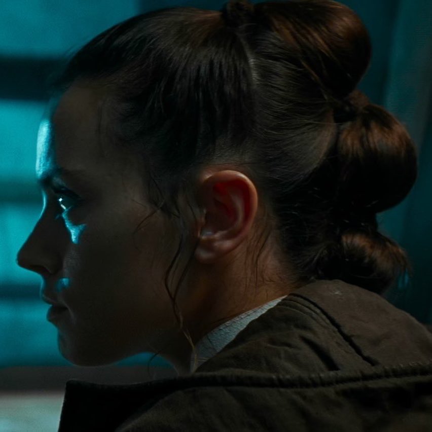 adamdriversputa's tweet photo. I deadass cannot recall this scene bc I blocked tros’s existence from my mind but look at her side profile https://t.co/n0syJQdTt3