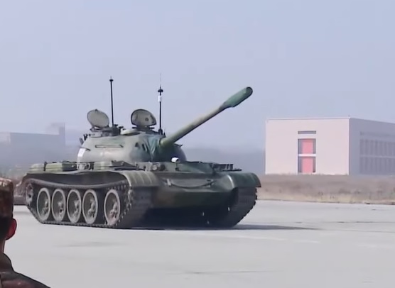 TheDeadDistrict's tweet photo. Remotely controlled Chinese Type-69 tank during trials in PLA's Artillery and Missiles Scientific-Research Institute
#PLA #China #tank #Type69
https://t.co/Fz6GfCrLXB https://t.co/rZkmPr9bhR