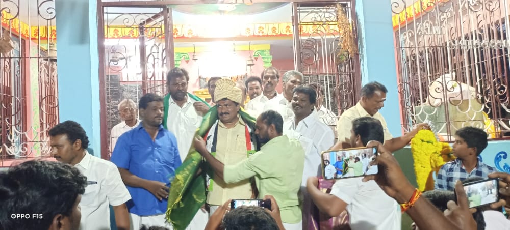 VtAjithkumar's tweet photo. உசிலம்பட்டி தொகுதியின் வெற்றி வேட்பாளர் கழ�� அமைப்புச் செயலாளர், மதுரை புறநகர் தெற்கு மாவட்ட கழக செயலாளர், உசிலை தொகுதியின் செல்லப்பிள்ளை திரு.#இ_மகேந்திரன்.,https://t.co/UY8vZ6nZrb., அவர்களுக்கு  மாமரத்துப்பட்டி கிளை கழகம் சார்பில் சிறப்பான வரவேற்பு அளிக்கப்பட்டது https://t.co/dgdOdGpvop
