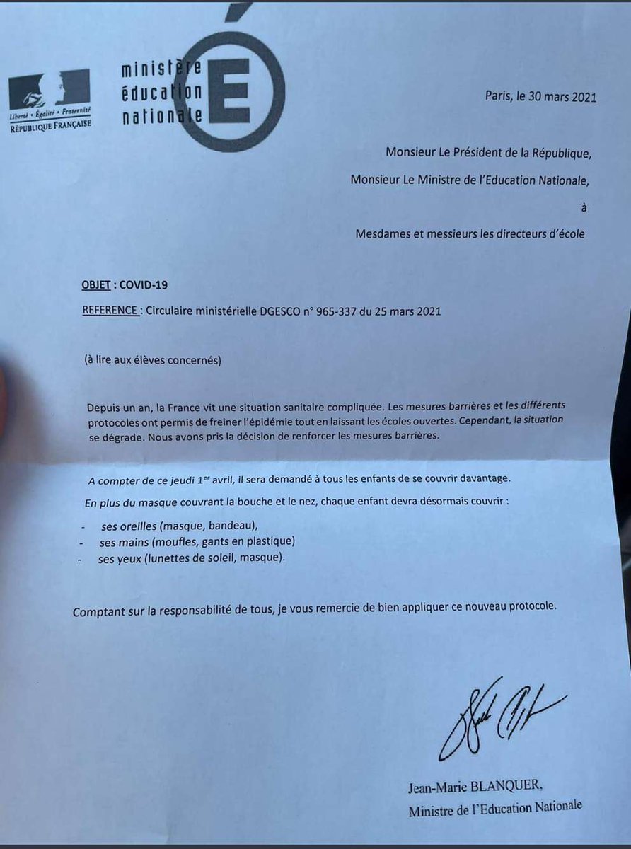 mohaaaa23's tweet photo. Mais c'est quoi ce bordel on veut nous étouffer ou quoi ??? https://t.co/zi9xOPMyPN