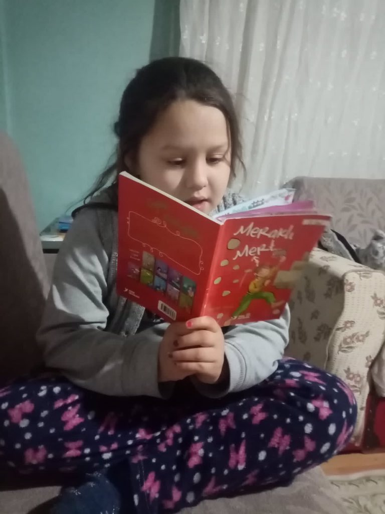 Esenyazı ilkokulu okuyor

#kulaicinokumavakti 
<a href="/ziyaselcuk/">Ziya Selçuk</a> 
<a href="/mdikici45/">Mustafa Dikici</a> 
<a href="/Huseyinizci45/">Hüseyin İZCİ</a>
<a href="/ahmetaliokumu/">AhmetAliOKUMUŞ🇹🇷</a>