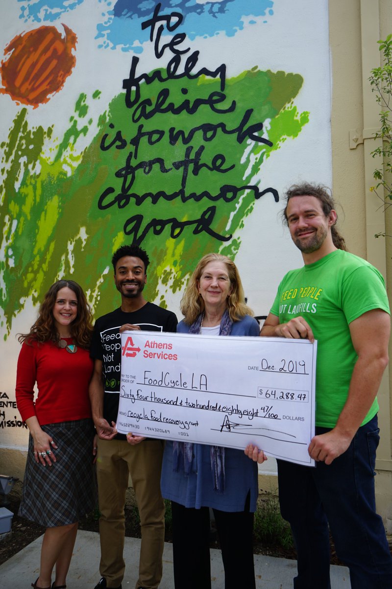 AthensServices's tweet photo. Food scarcity is a major issue, even in Los Angeles, where 1 in 7 adults and 1 in 5 children don’t get enough food to eat. Read more about how #AthensServices & @Foodcycle_LA are working together to reduce food insecurity 🥑🍅🥕 https://t.co/hQAOOdOVyV #TheAthensWay #recycLA https://t.co/N6pi6P9M1R