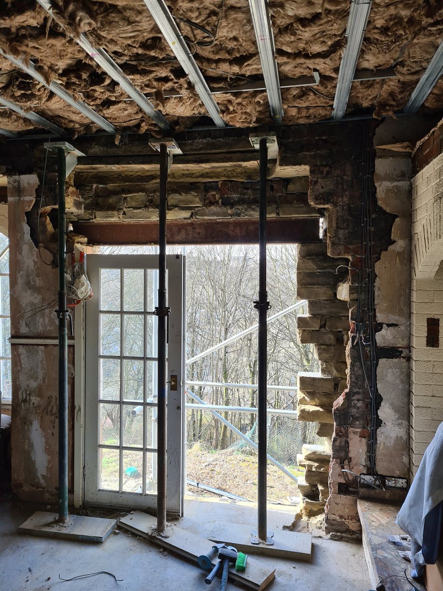 GSJoineryYorks1's tweet photo. Rebuilding this poorly formed door opening with new steelwork and masonry to side and above. #builders #joiners #structuralrepairs #homeimprovement #loadbearing @SelcoBW see https://t.co/WPOCQ8ADsk for more or find us on @Checkatrade https://t.co/iJAuUI5ohT