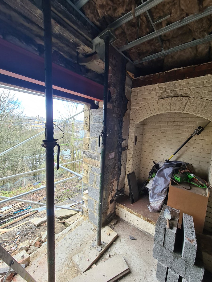 GSJoineryYorks1's tweet photo. Rebuilding this poorly formed door opening with new steelwork and masonry to side and above. #builders #joiners #structuralrepairs #homeimprovement #loadbearing @SelcoBW see https://t.co/WPOCQ8ADsk for more or find us on @Checkatrade https://t.co/iJAuUI5ohT