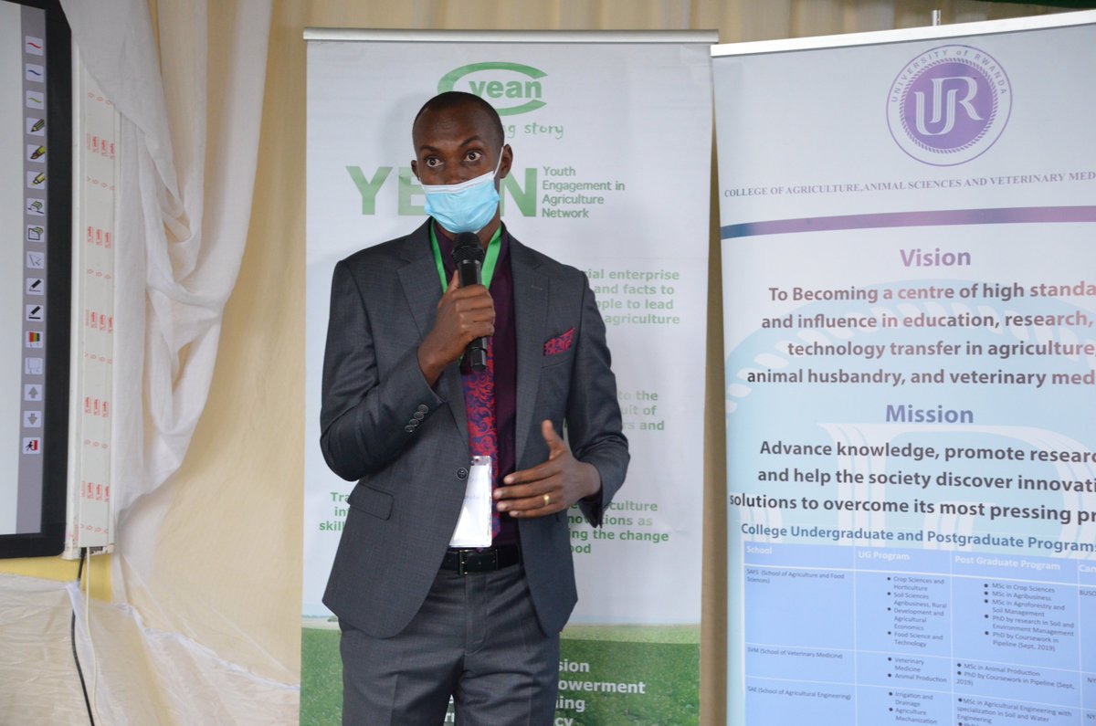 YaltaInitiative's tweet photo. Mr @JMNtakirutimana Business advisor @AgriterraRwanda said that @Agriterra is an international specialist in cooperative development. In agricultural cooperatives, farmers are ageing and the number of youngsters is declining,.. #RwandaYouthCaravan2021 1/2. @3Mountains__ https://t.co/xDNqqCtSP7