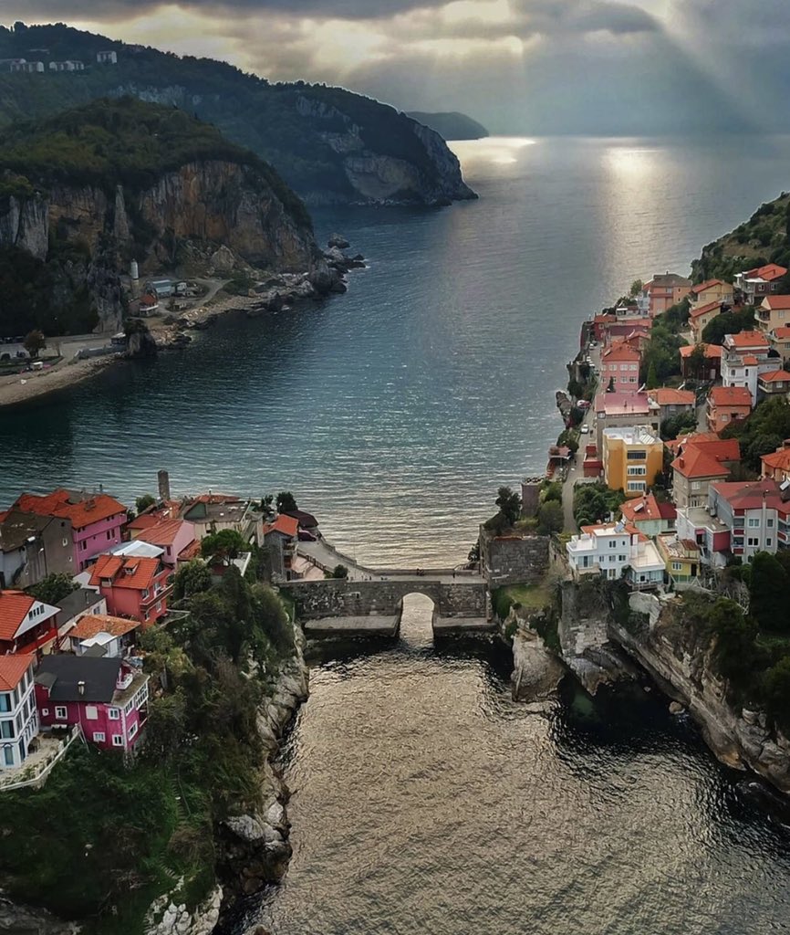 AcarUmut's tweet photo. #ColorsofTurkey
#Amasra #Asos #Abant #Rize
@GoTurkiye ๐น๐ท๐งฟ
๐ท fstihsultanv IG https://t.co/l5uqHXrOM3