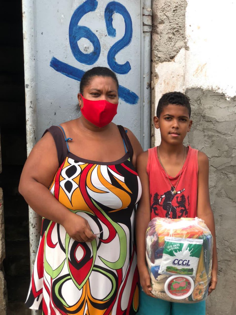 E não posso deixar de parabenizar meu amigo e irmão <a href="/oficialpatric/">Patric</a> por mais essa ação. 👏🏻👏🏻👏🏻 seguimos na luta e sempre que podemos, ajudando o próximo!! Que Deus nos abençoe sempre! 🙏🏻🙏🏻