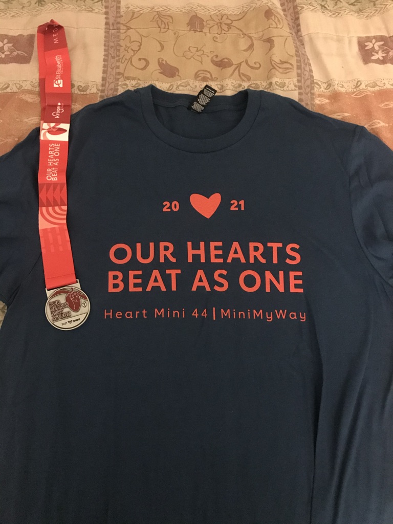 ArunKanhere's tweet photo. Ran the 15K @theHeartMini and a little more this weekend! Felt like I was running through water with 20mph winds according to the airport windsock.
#MiniMyWay on Team @CincyMedicine https://t.co/x7jeuDMV2p